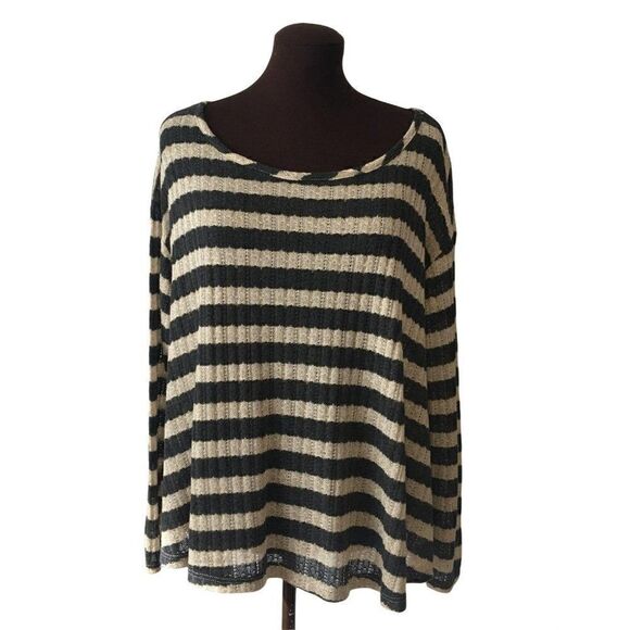 Romeo & Juliet Couture Tops - Romeo & Juliet tunic size M